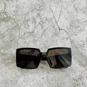 Kính Balenciaga BB0081S Đen